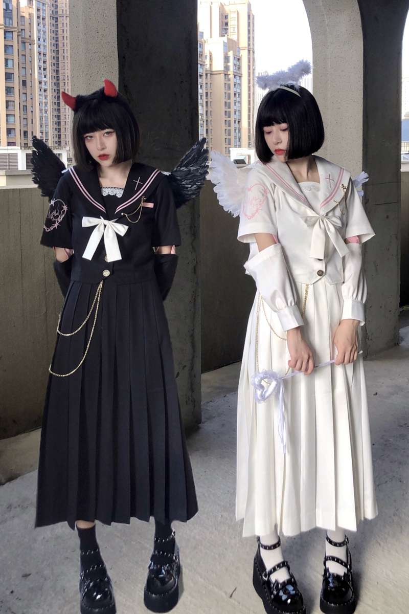 セーラー服 天使と悪魔のコントラスト セーラーワンピース