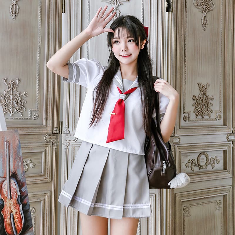 セーラー服 清涼感あふれる夏用