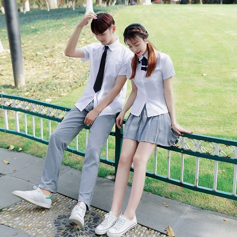 セーラー服 学生カップル風モダンスクールユニフォーム