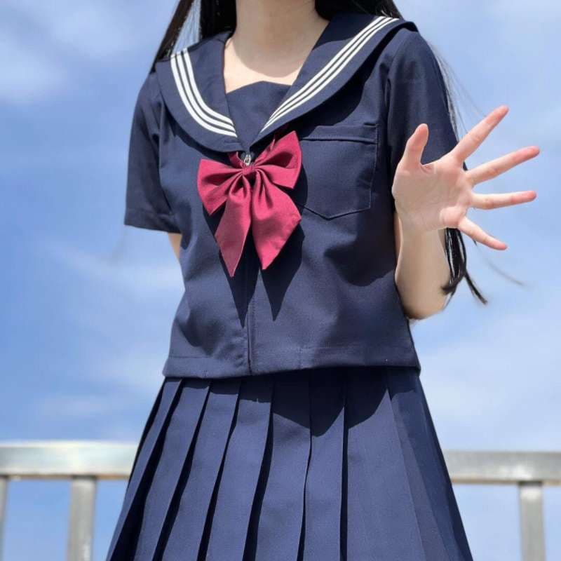 セーラー服 赤リボン 夏服