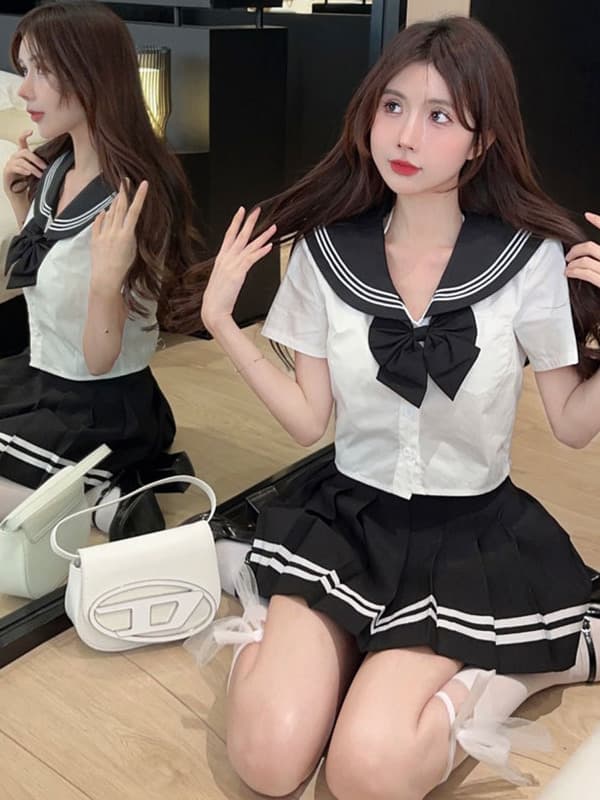 セーラー服 伝統的リボン飾り半袖