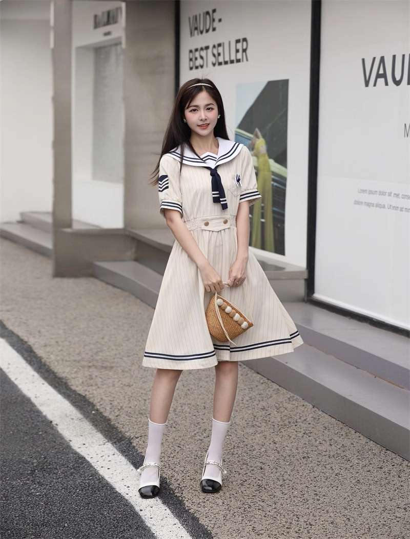 セーラー服 レトロ可愛いセーラーカラーワンピース
