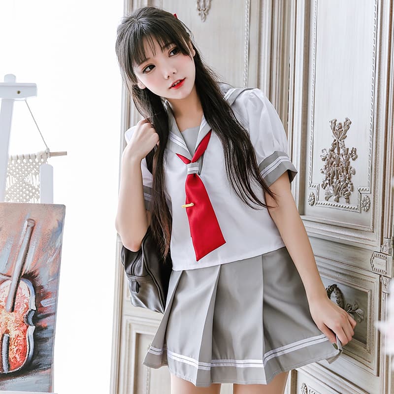 セーラー服 清涼感あふれる夏用