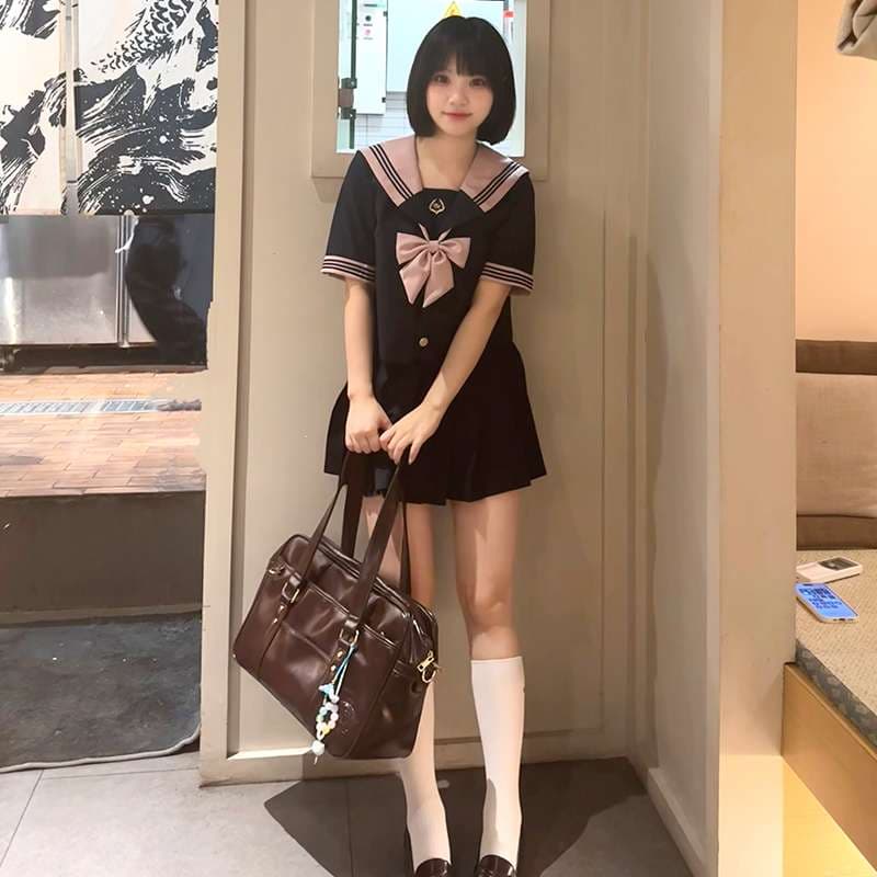 セーラー服 ダークブルー＆ピンクの コスプレセット