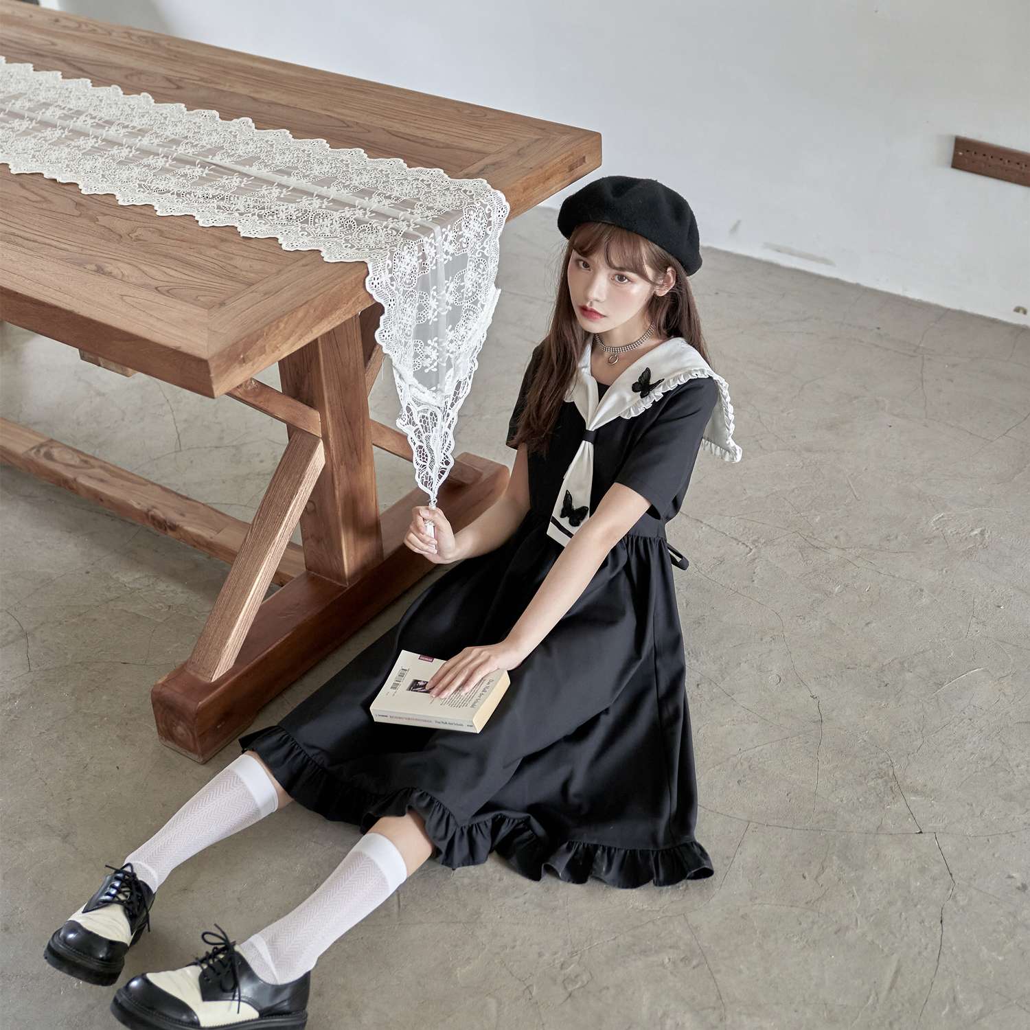 セーラー服 レトロモダンな黒セーラーワンピース