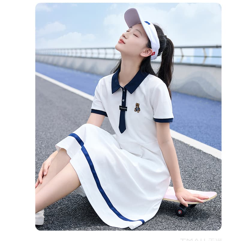 セーラー服 クマモチーフ付きセーラーワンピース