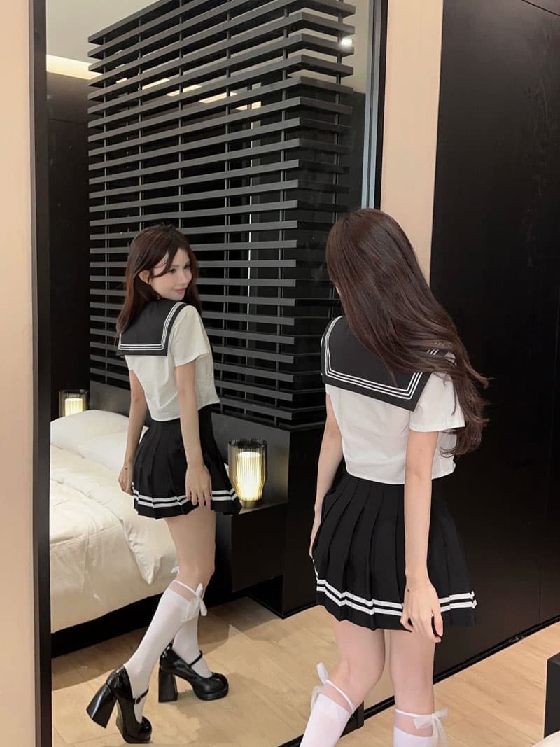 セーラー服 伝統的リボン飾り半袖
