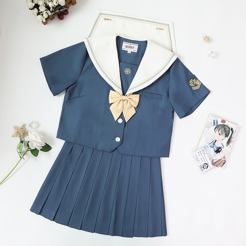 セーラー服 清涼感あふれる夏の制服トップス