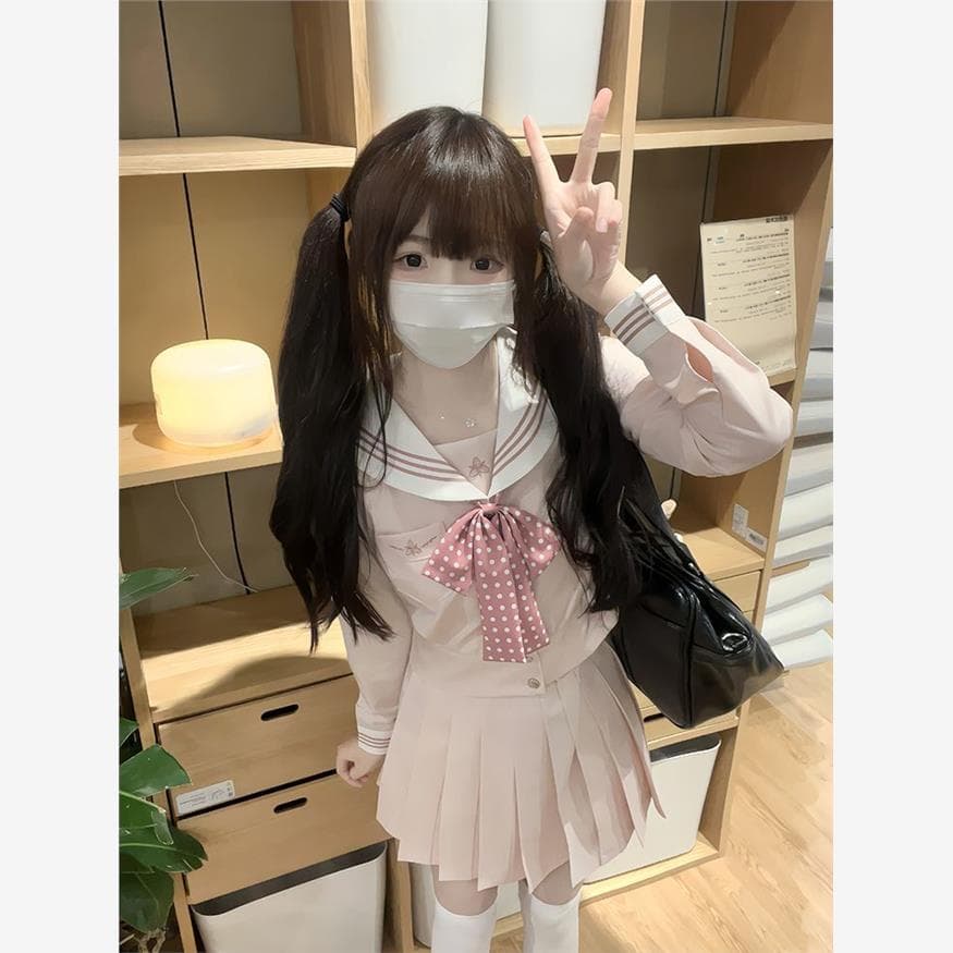 セーラー服 さくら刺繍入り水玉リボン