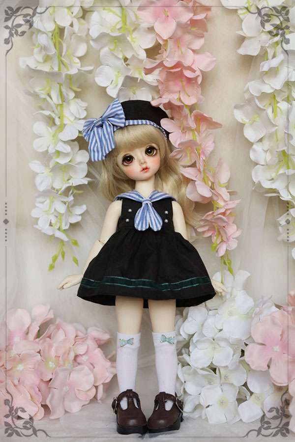 セーラー服 優雅な花園の少女セーラー人形