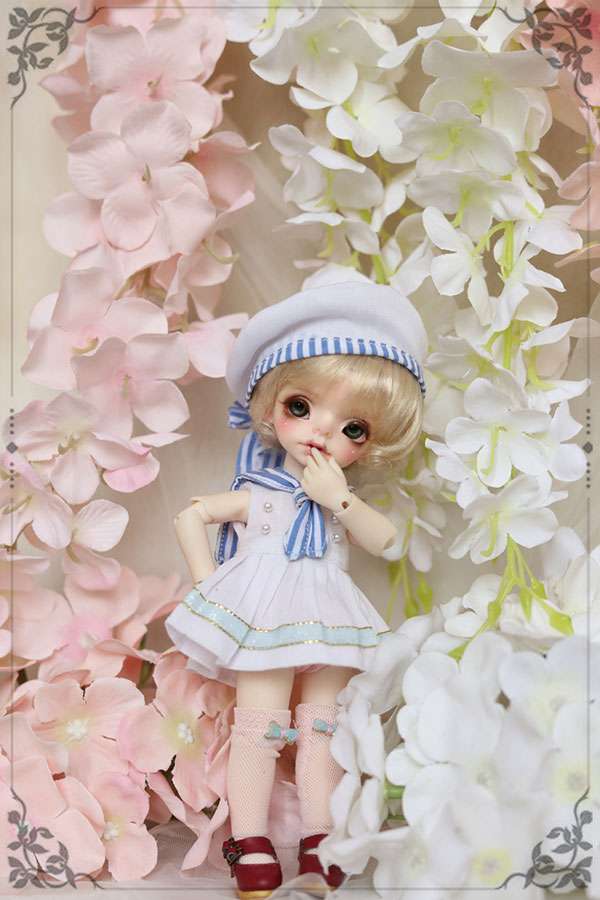 セーラー服 優雅な花園の少女セーラー人形