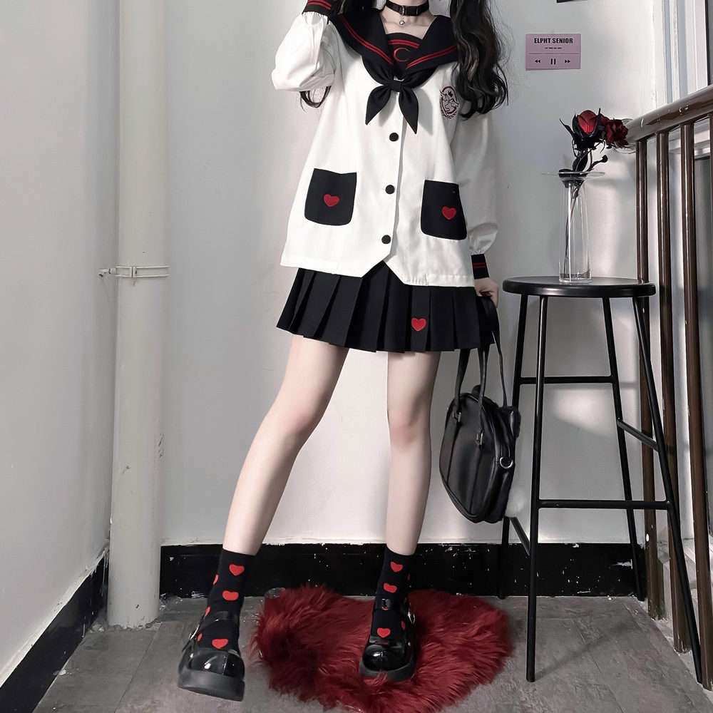 セーラー服 ハートモチーフ付き 長袖上下セット