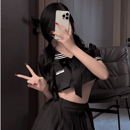 セーラー服 甘めセーラー風 淡いピンクと黒
