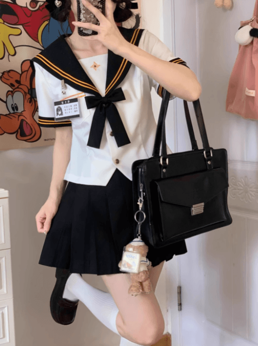 セーラー服 学園風 ゴールドライン