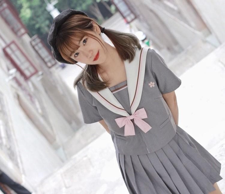 セーラー服 桜刺繍入り 清楚セーラートップス