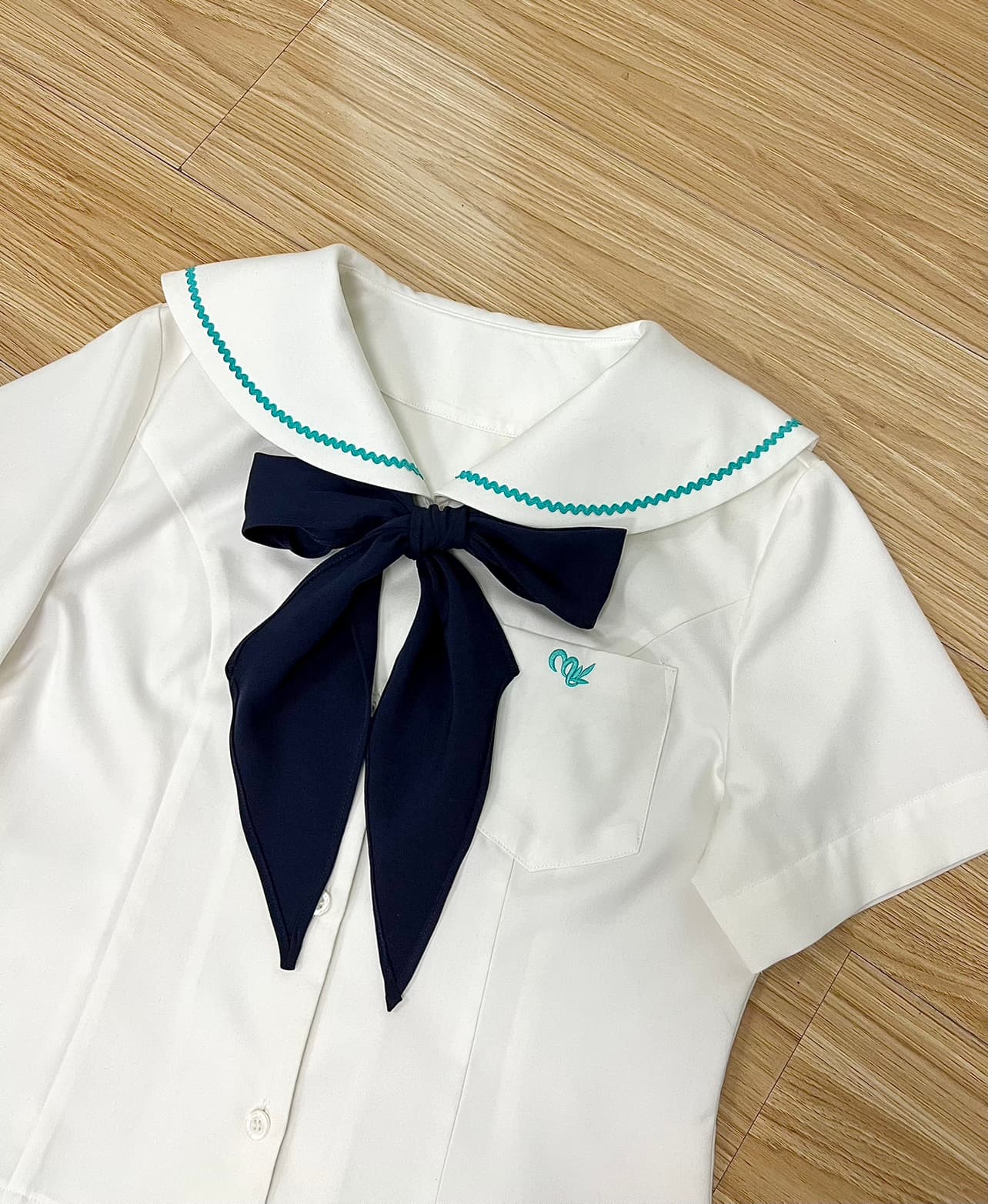 セーラー服 優美リボン付き長袖セーラートップス