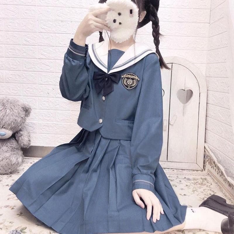 セーラー服 スクール風エンブレム付き長袖セーラートップス