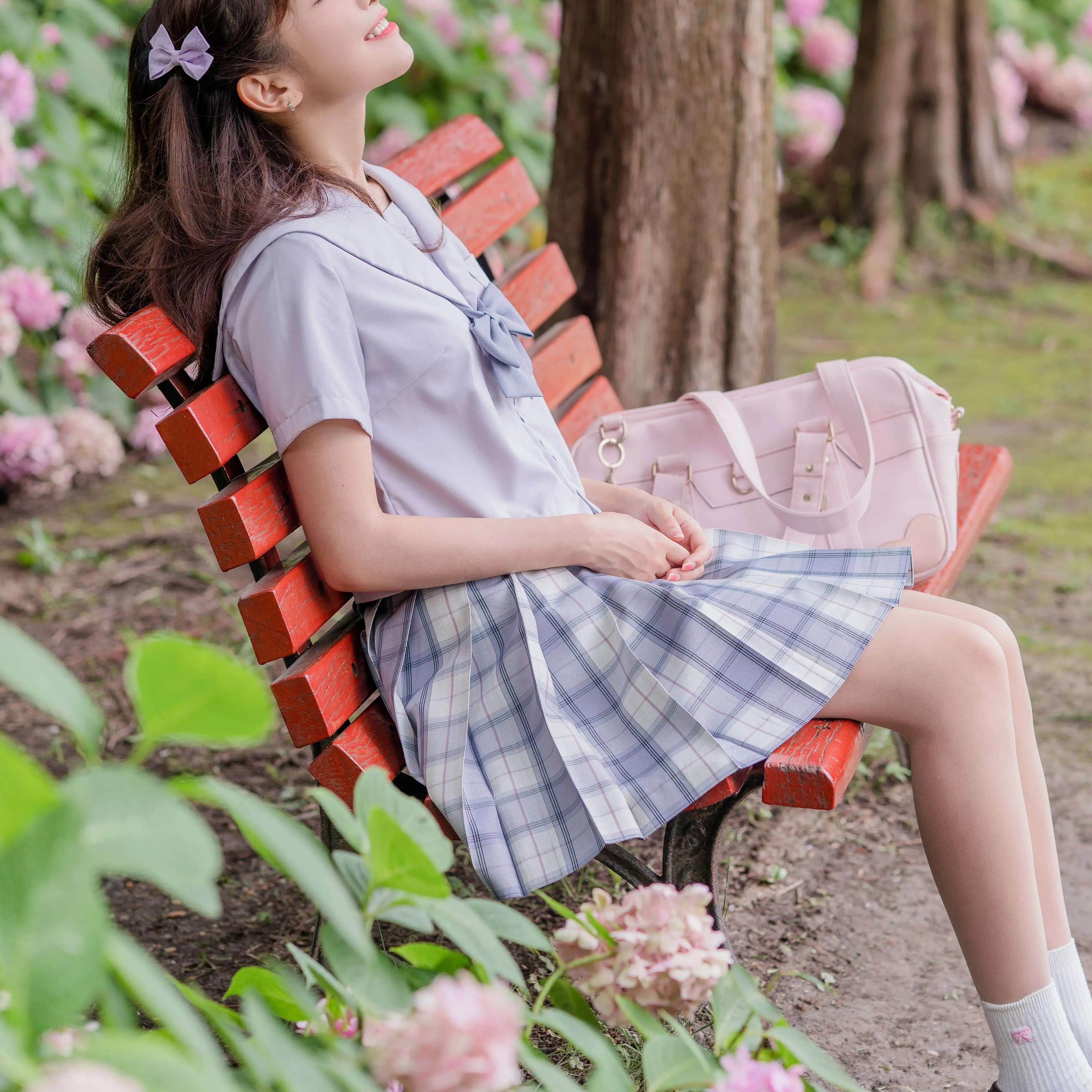 セーラー服 リボン飾り付き清楚セーラーブラウス