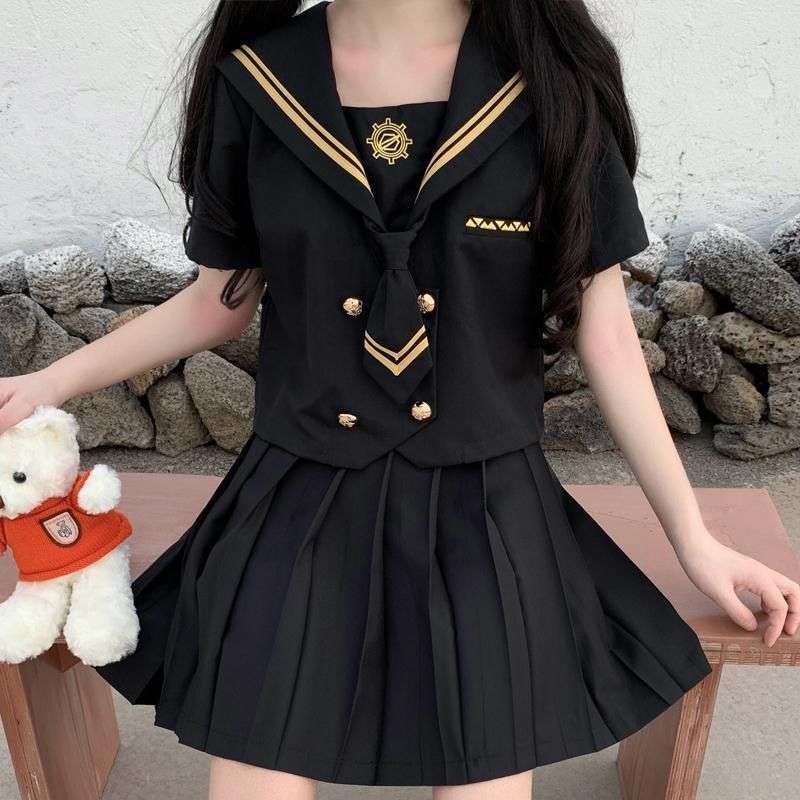 セーラー服 金襟ワッペン付き 風トップス