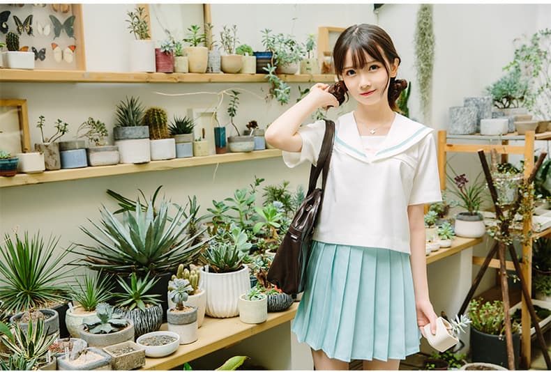 セーラー服 桜刺繍入り清楚セーラー半袖ブラウス