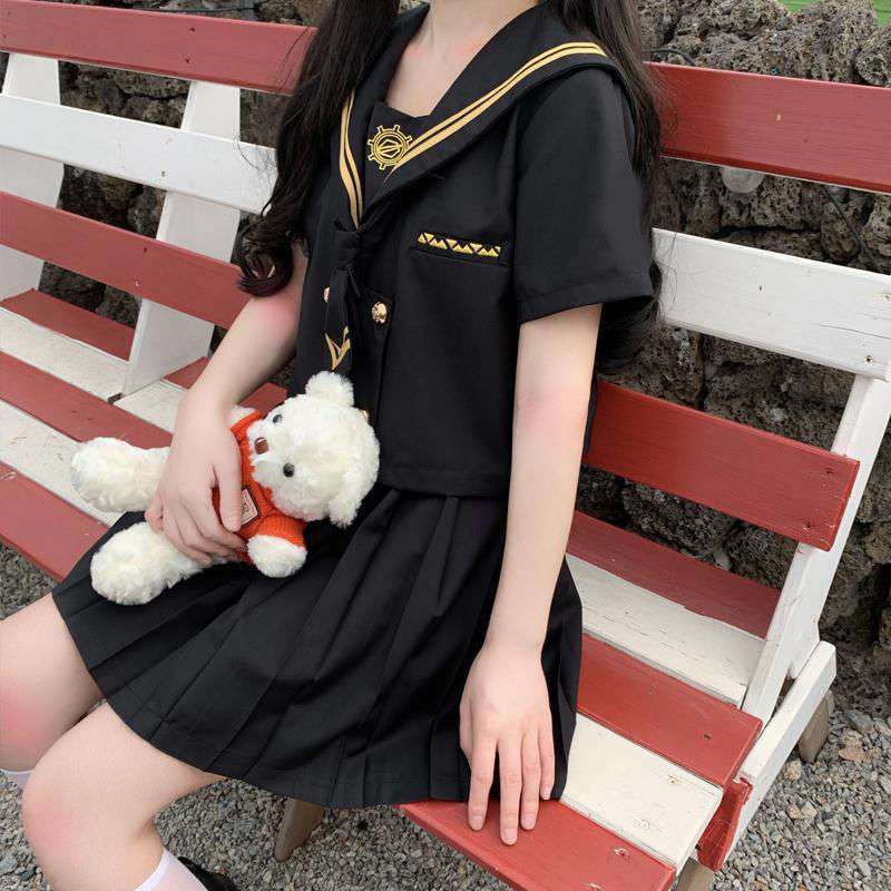 セーラー服 金襟ワッペン付き 風トップス