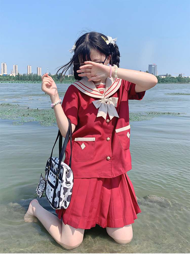 セーラー服 清楚可憐な制服風セーラーワンピース