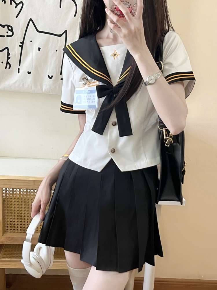 セーラー服 学園風 ゴールドライン