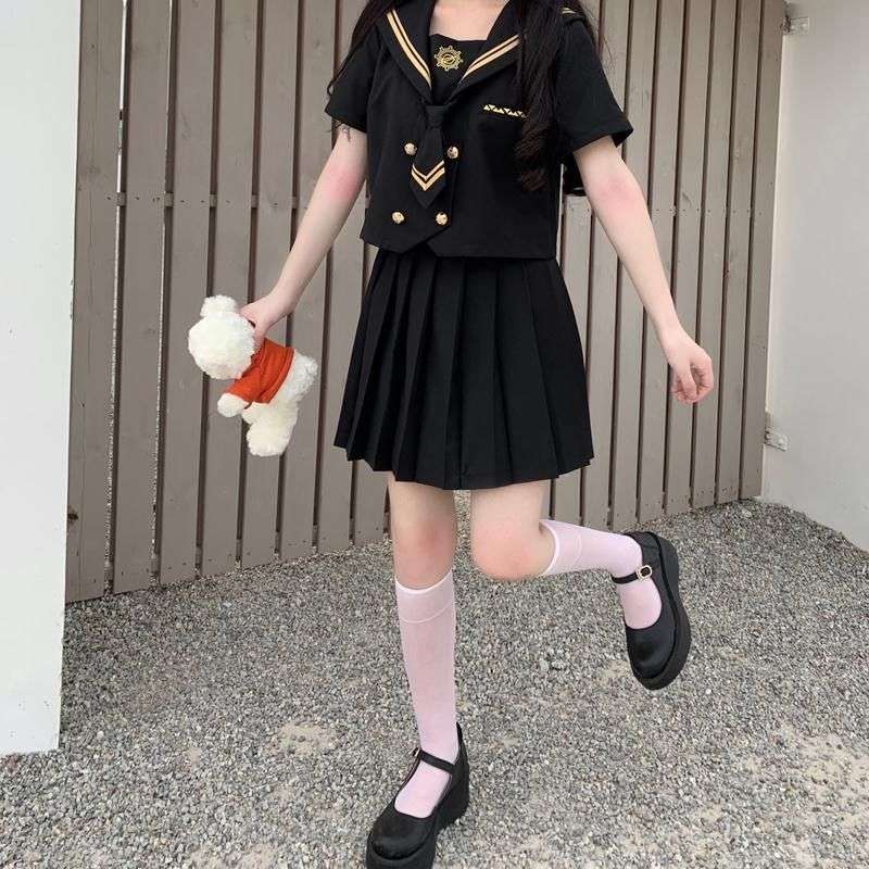 セーラー服 金襟ワッペン付き 風トップス