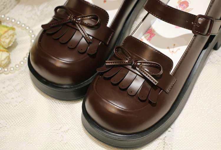 セーラー服 ふさ飾りリボン付きストラップシューズ