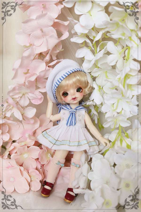 セーラー服 優雅な花園の少女セーラー人形