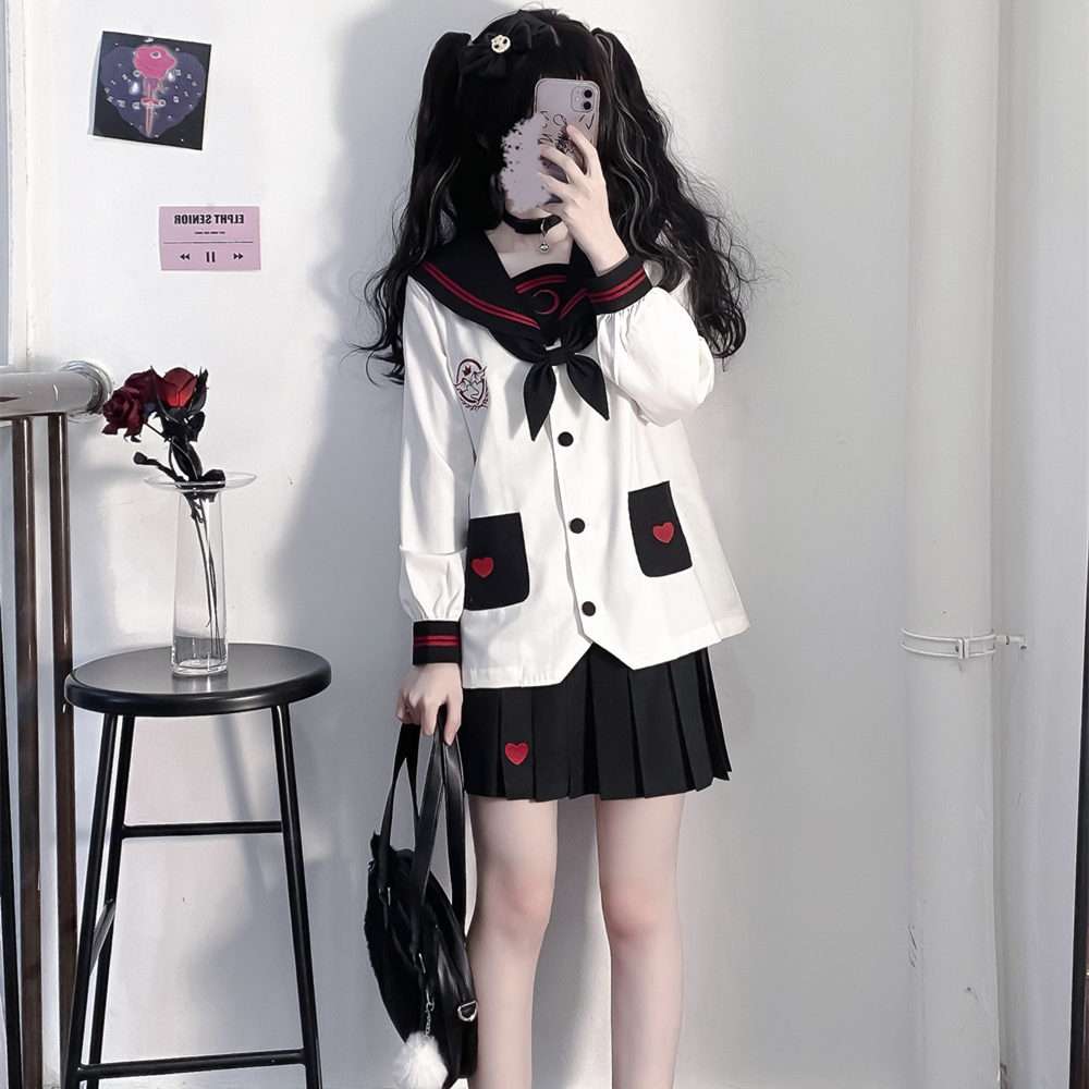 セーラー服 ハートモチーフ付き 長袖上下セット
