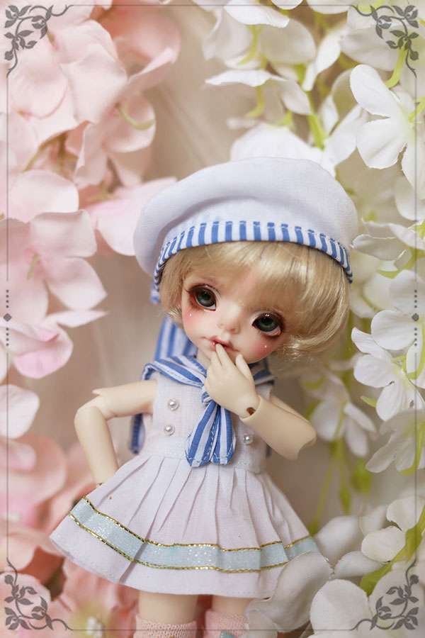 セーラー服 優雅な花園の少女セーラー人形