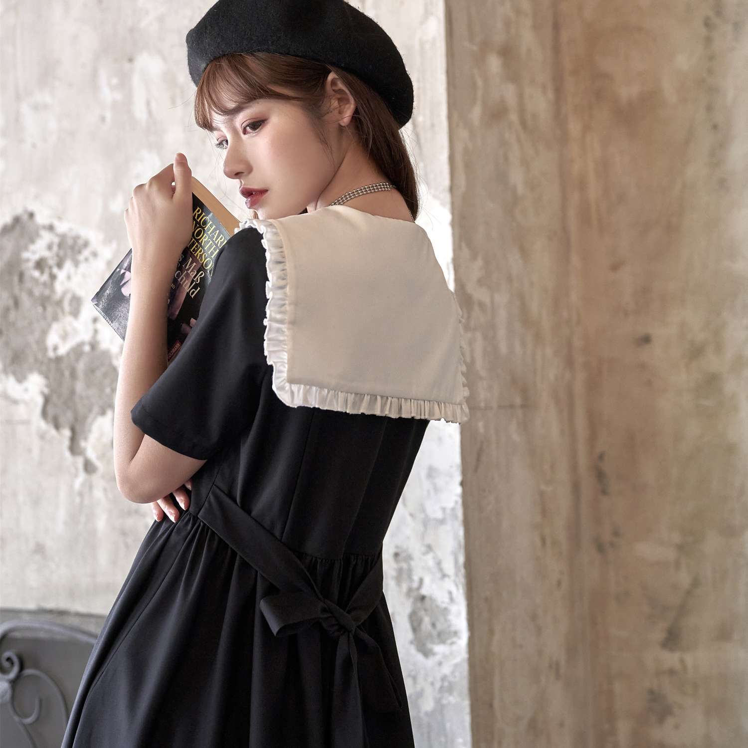セーラー服 レトロモダンな黒セーラーワンピース
