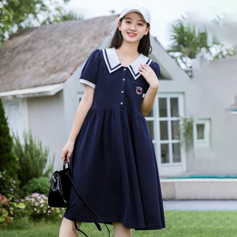 セーラー服 大きな白襟のワンピース