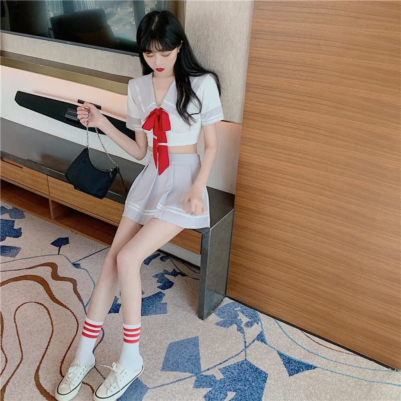 セーラー服 甘美リボン付きショート丈セーラー風上下セット
