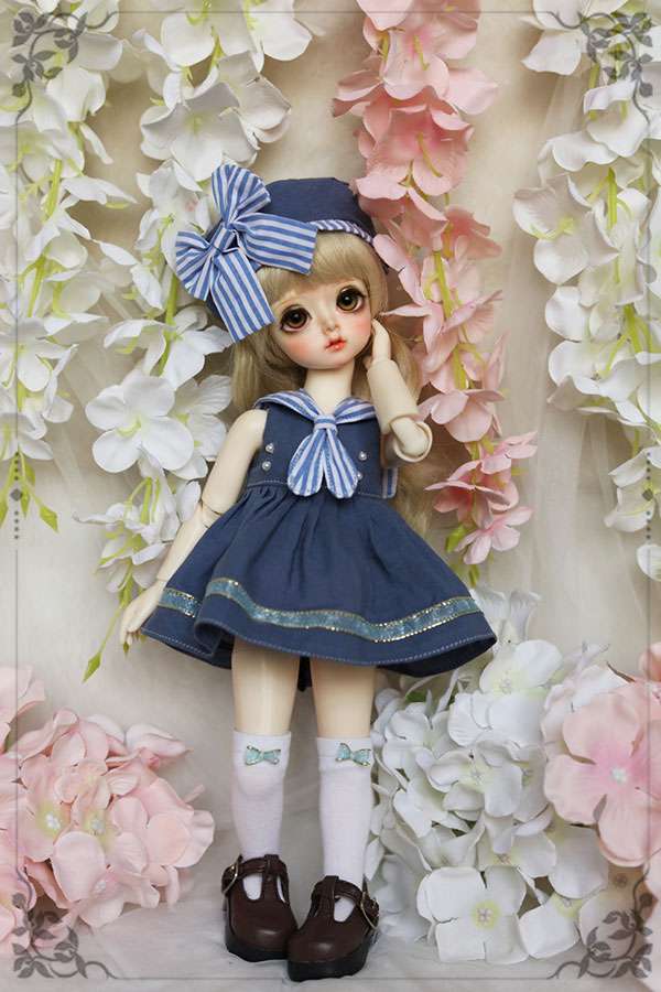セーラー服 優雅な花園の少女セーラー人形