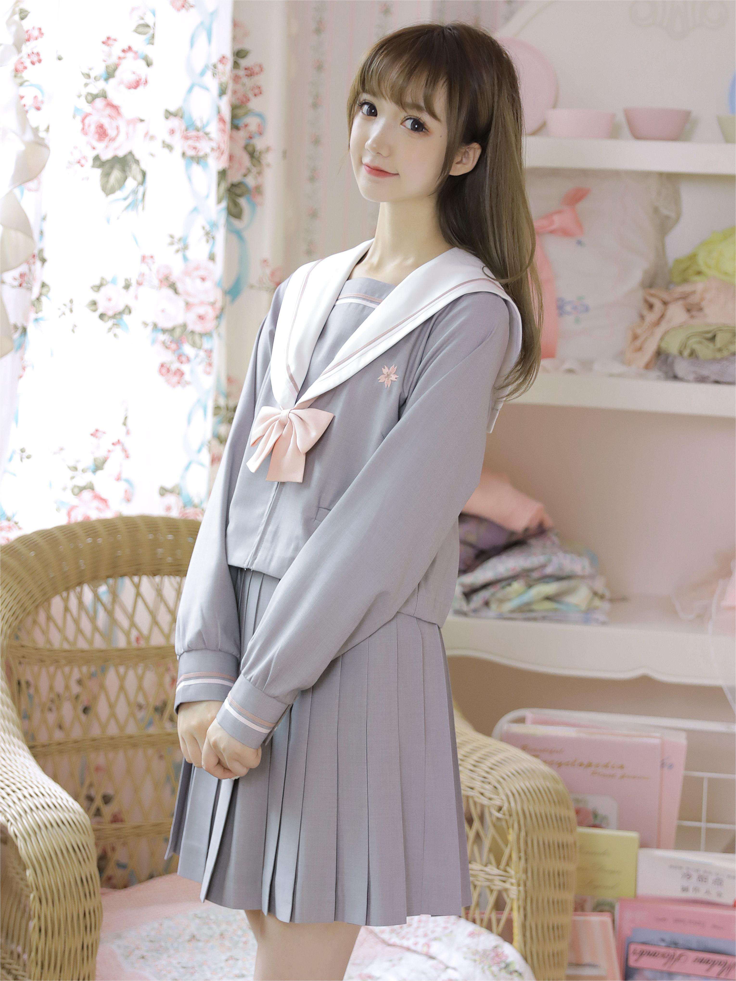 セーラー服 上品で優雅な学園風